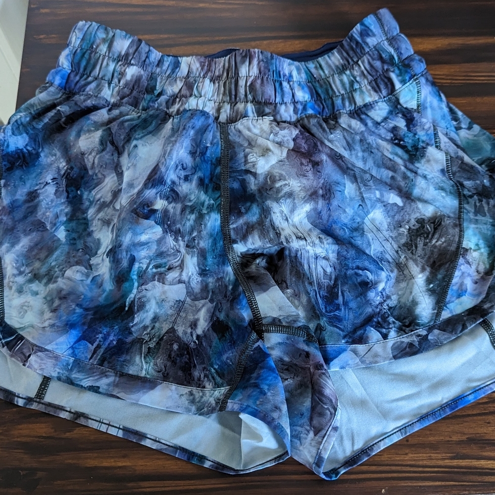 Lululemon tracker shorts